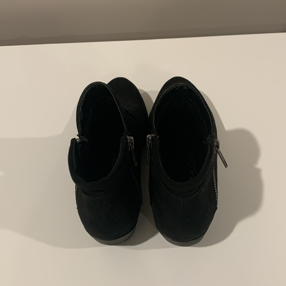Boots - Picture 5 of 7